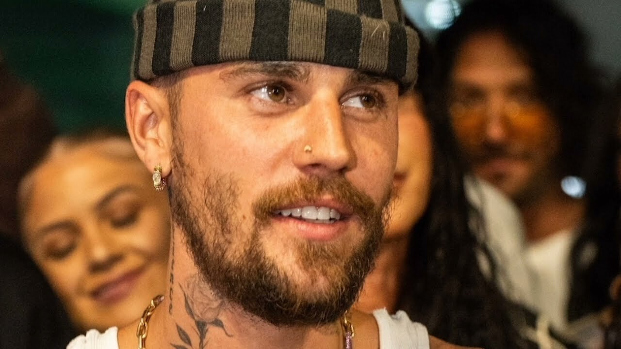 Джъстин Бийбър атакува Apple заради проблемен бутон в iPhone